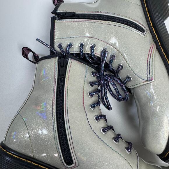 Dr Marten’s Junior 1460 Sparkle Rays Lace Up Combat Boots Girls Size 4 Silver - Picture 12 of 14